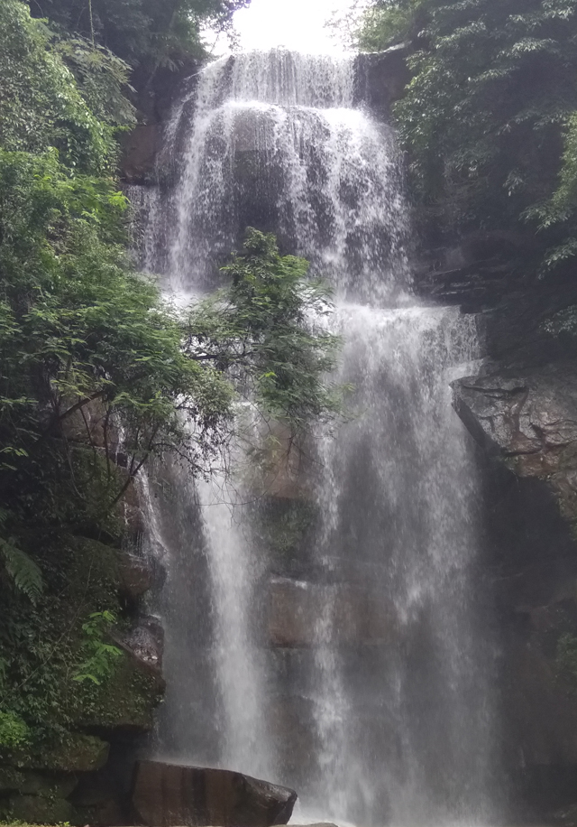 莲台瀑布2.jpg 莲台瀑布2.jpg